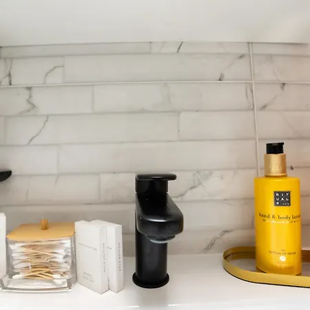 Soni Exclusive 286 Plaza With Private Parking & Self Check-in 公寓