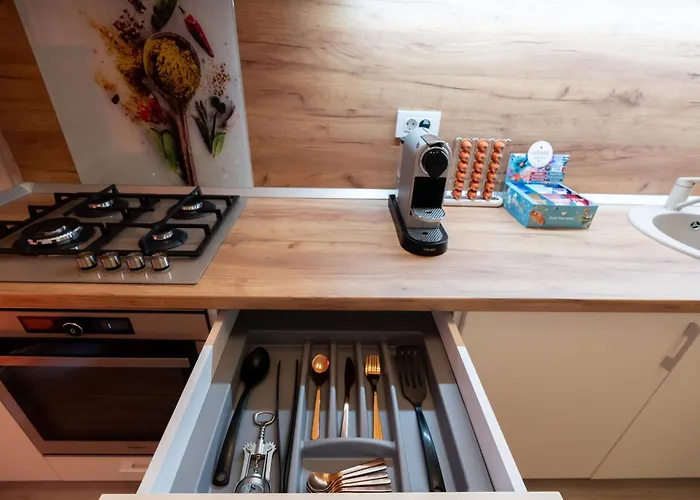 Soni Exclusive 286 Plaza With Private Parking & Self Check-in