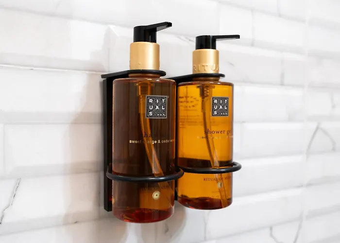 Soni Exclusive 286 Plaza With Private Parking & Self Check-in