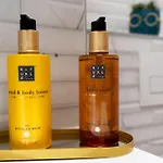 Soni Exclusive 286 Plaza With Private Parking & Self Check-in * Bukarest