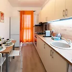 Soni Exclusive 286 Plaza With Private Parking & Self Check-in Bukarest